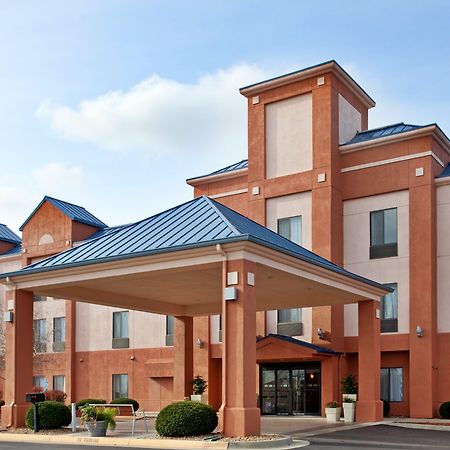 Spark By Hilton Lansing Kültér fotó