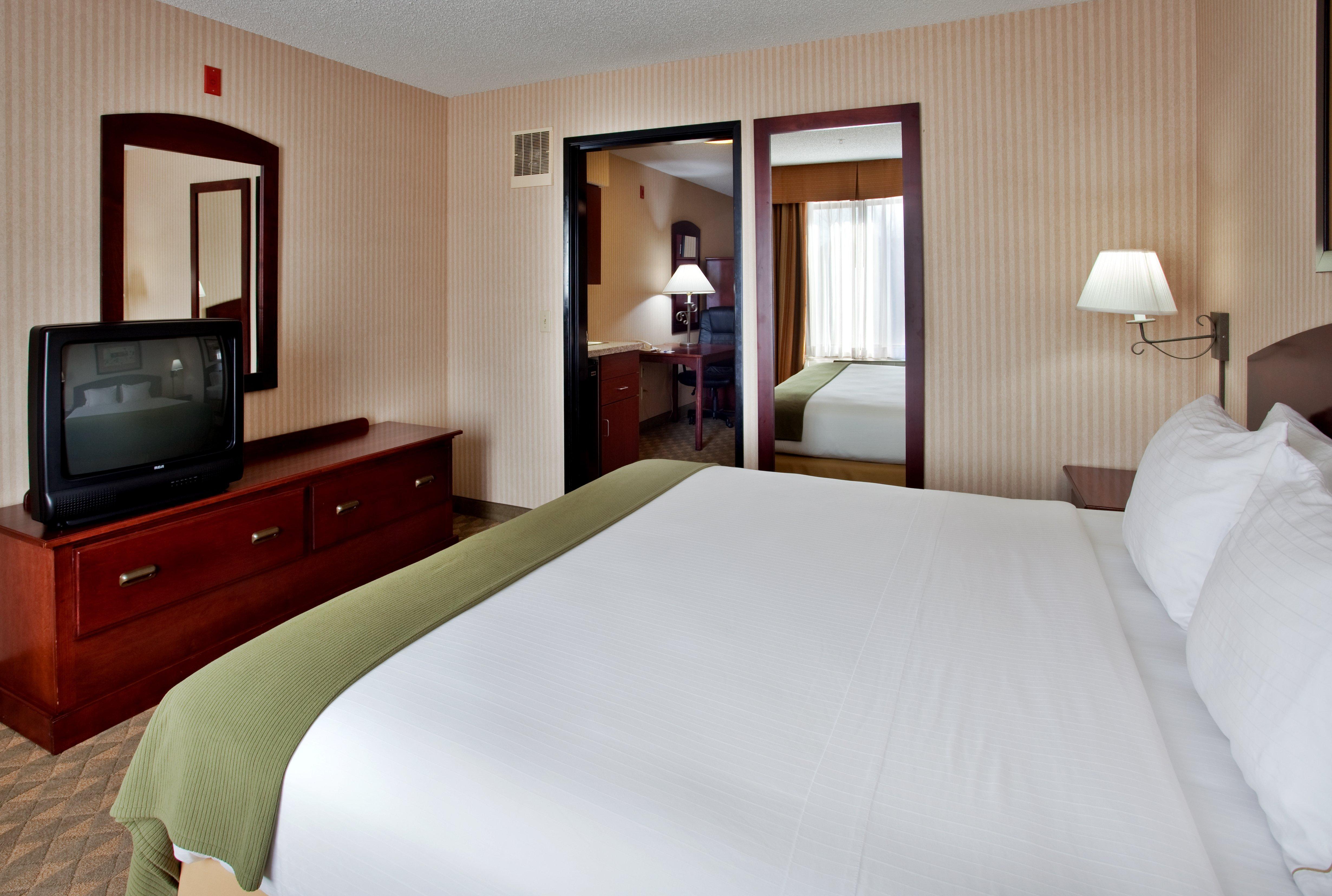 Spark By Hilton Lansing Kültér fotó