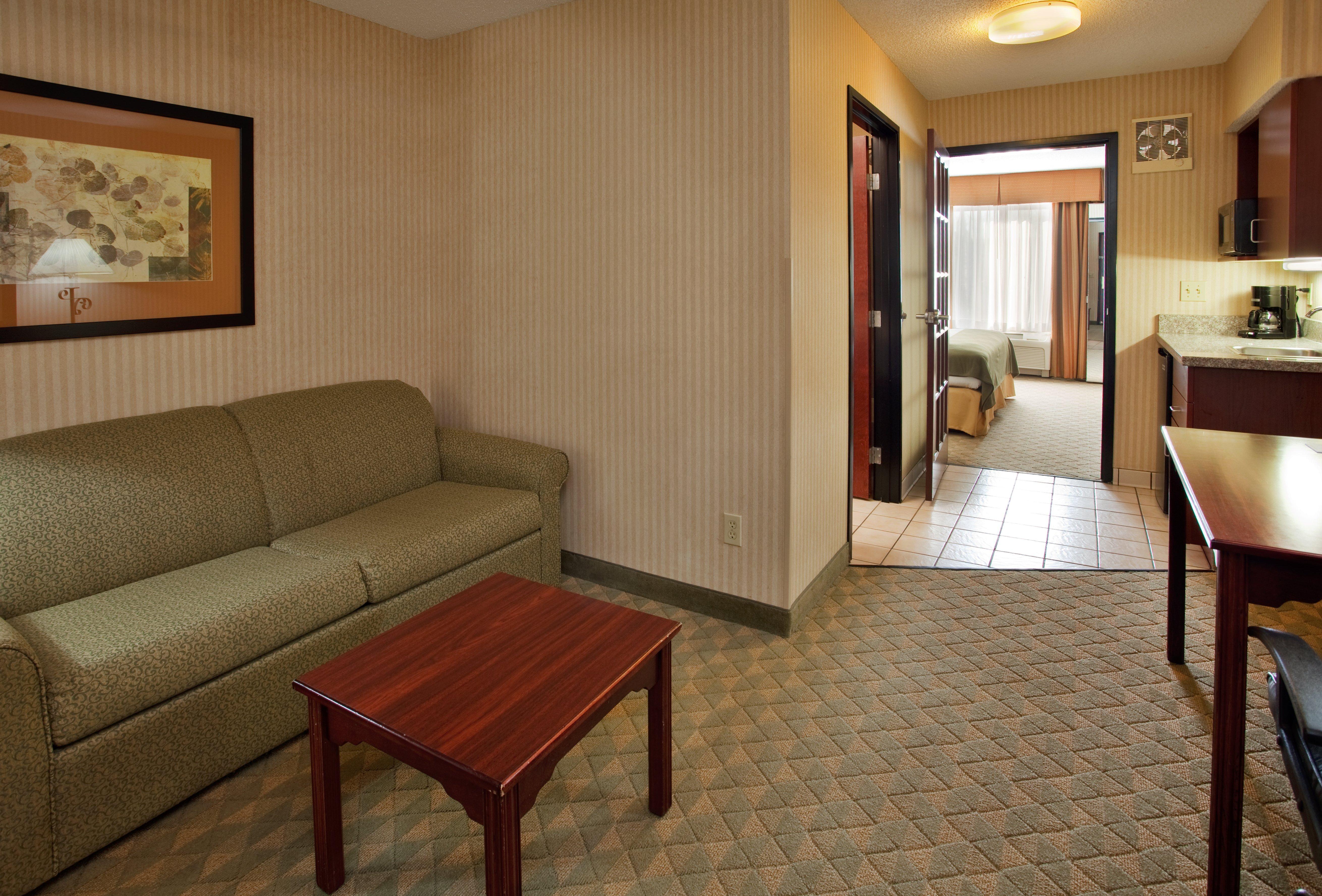Spark By Hilton Lansing Kültér fotó