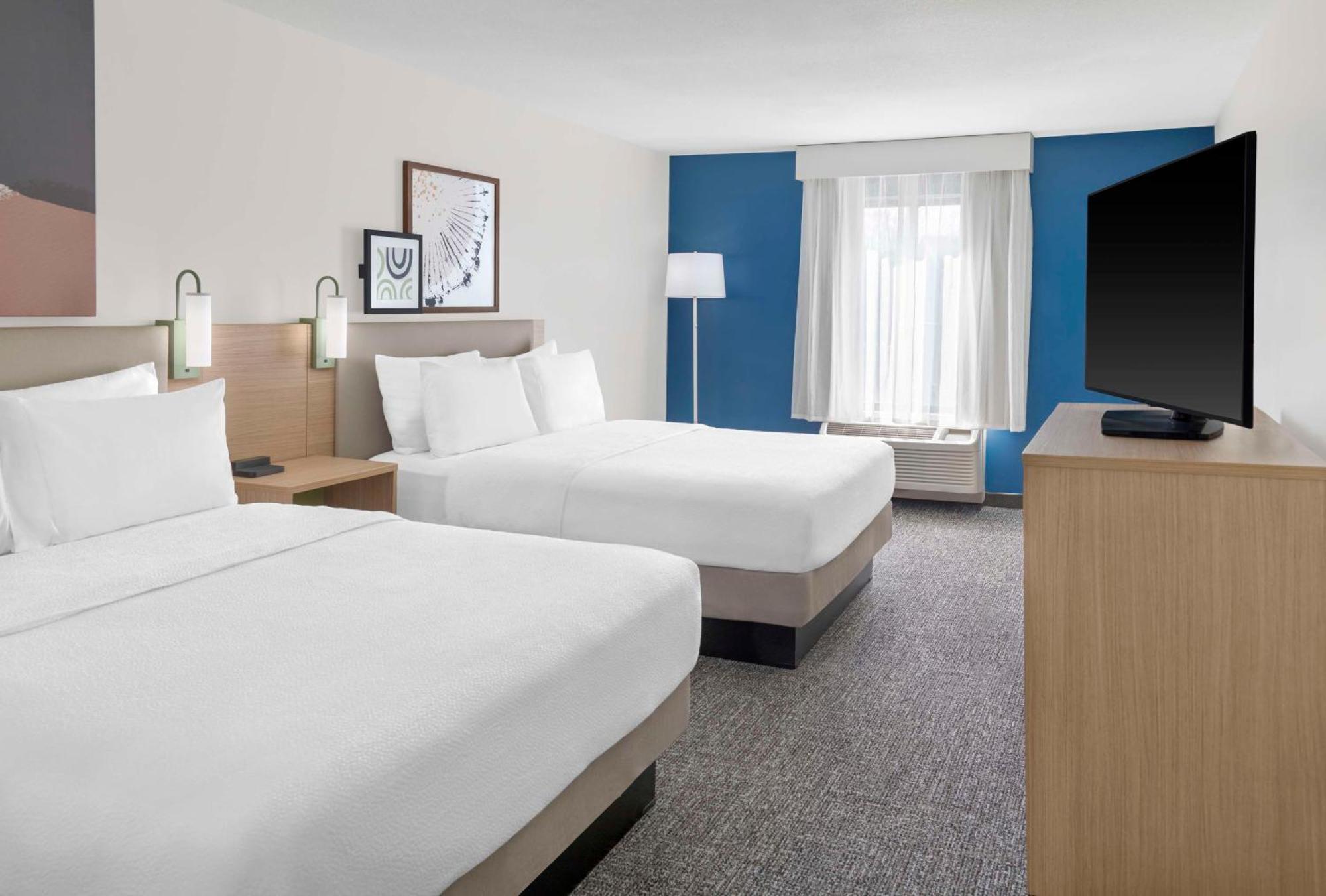 Spark By Hilton Lansing Kültér fotó