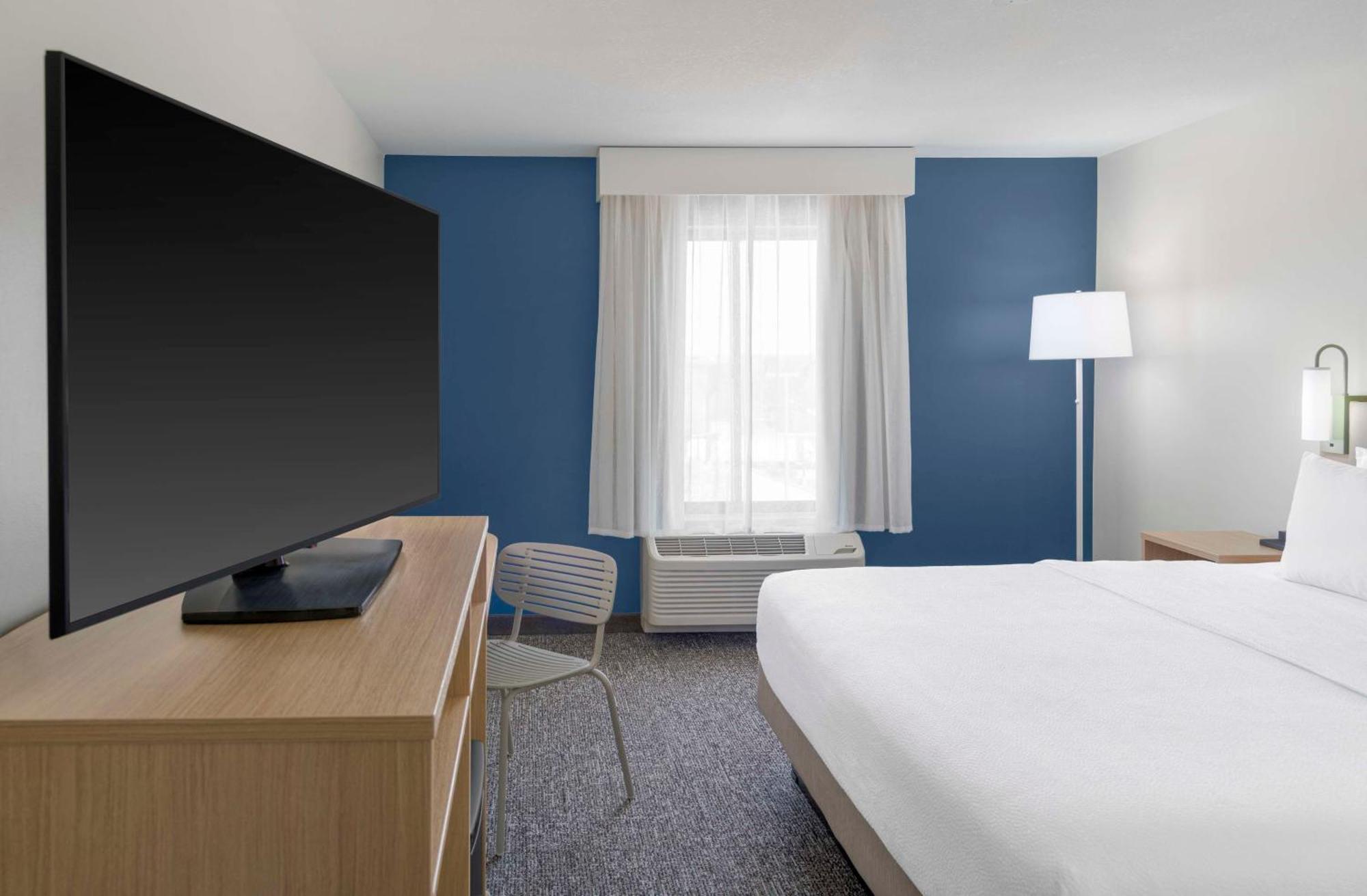 Spark By Hilton Lansing Kültér fotó