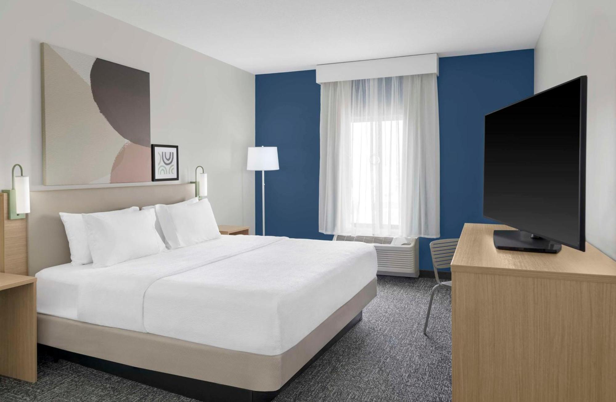 Spark By Hilton Lansing Kültér fotó