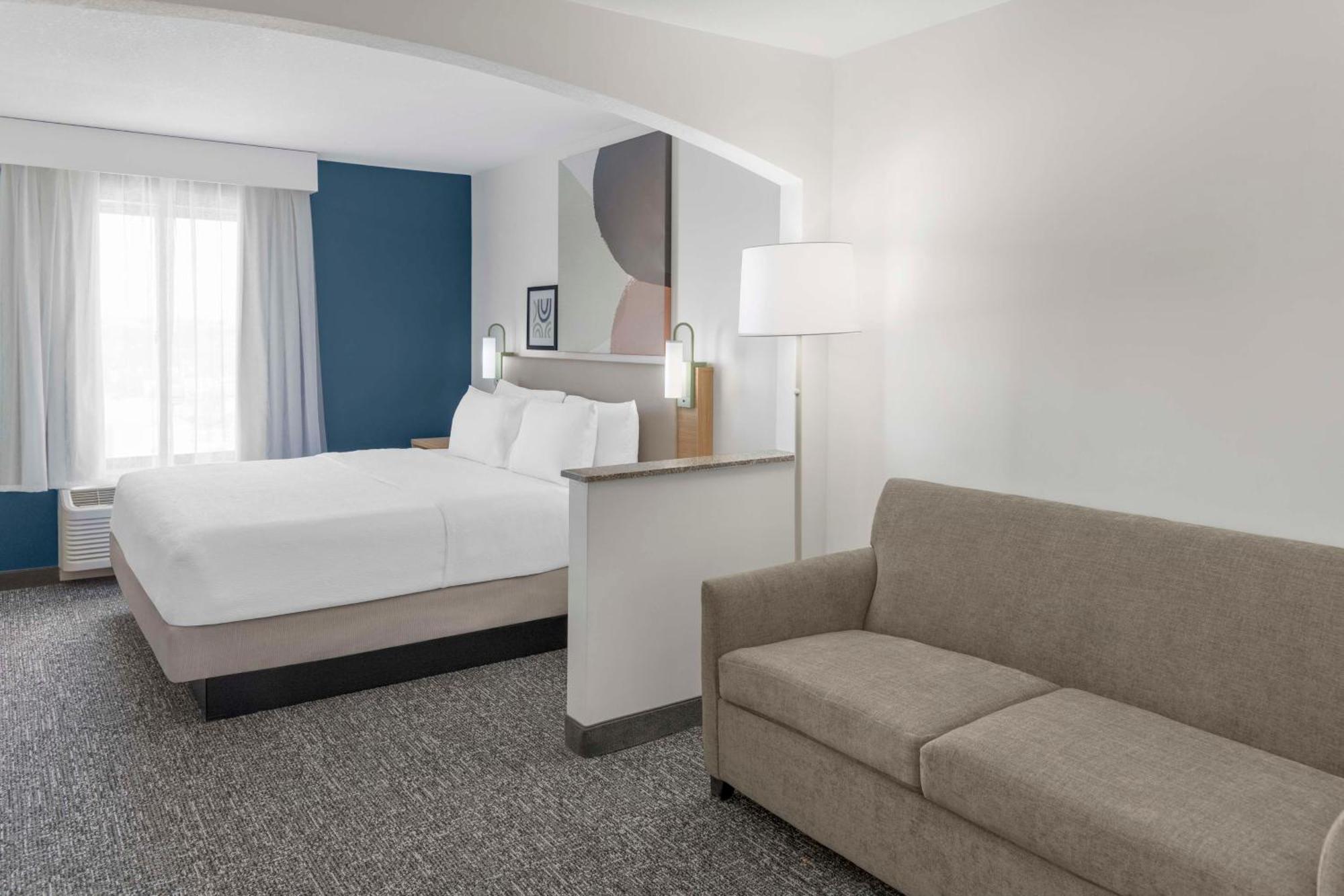 Spark By Hilton Lansing Kültér fotó