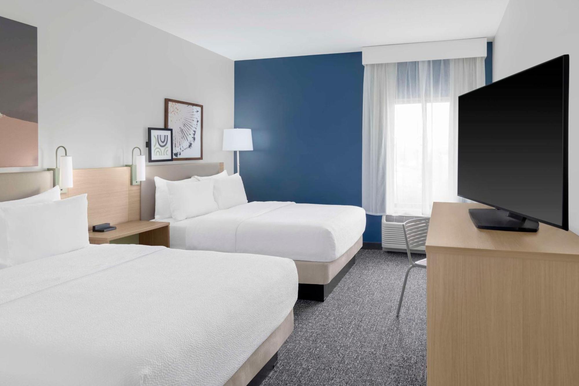 Spark By Hilton Lansing Kültér fotó