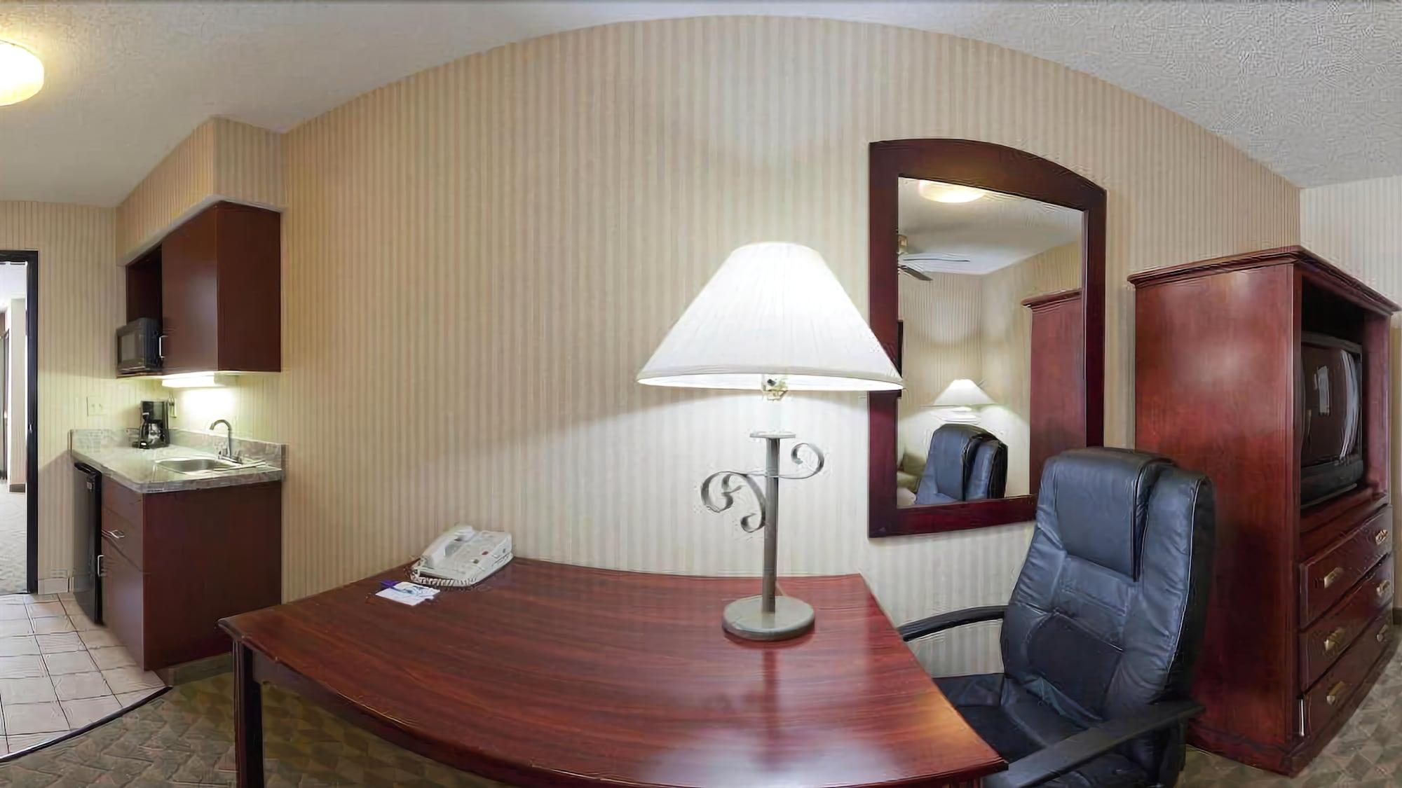 Spark By Hilton Lansing Kültér fotó