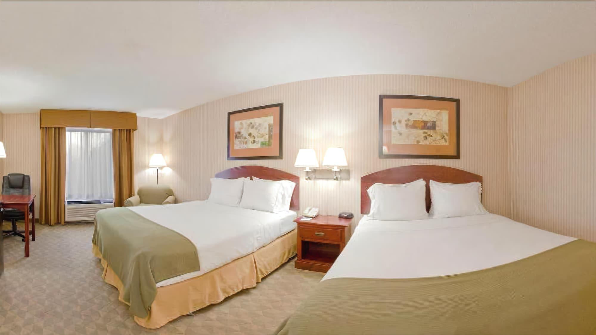 Spark By Hilton Lansing Kültér fotó